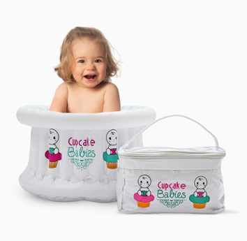 Baigner-un-Nouveau-né-Les-Avantages-d-une-Baignoire-Cupcake-Babies Cupcake Babies